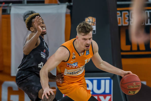 胁上处于劣 胁上处于劣