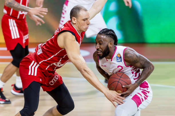 挺身而出的 挺身而出的