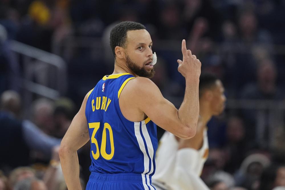 他也成为亚 他也成为亚